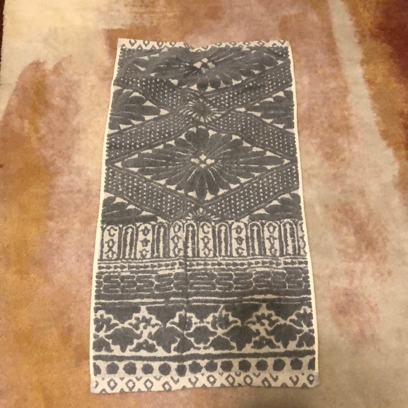 3 Anthropologie Stone Carvings Hand Towels - Picture 2 of 5